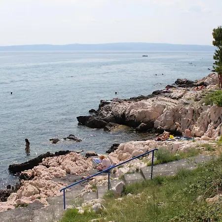 Lägenhet With Parking Space - 24716 *