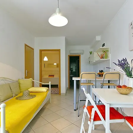 With Parking Space - 24716 Lägenhet Novi Vinodolski